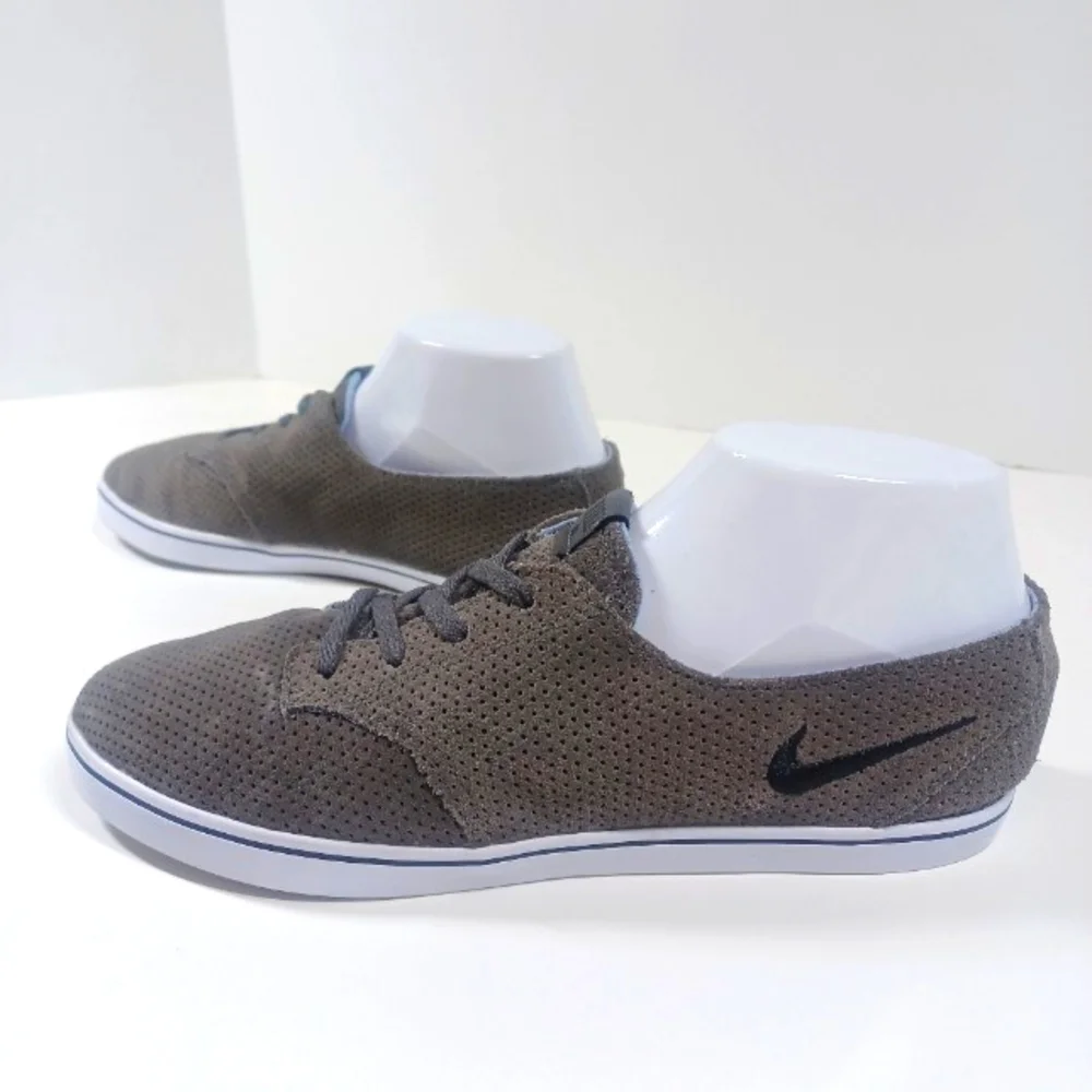 Nike Braata Lite Gray Suede Sneakers Casual Shoes Women's Size 9 Trainers